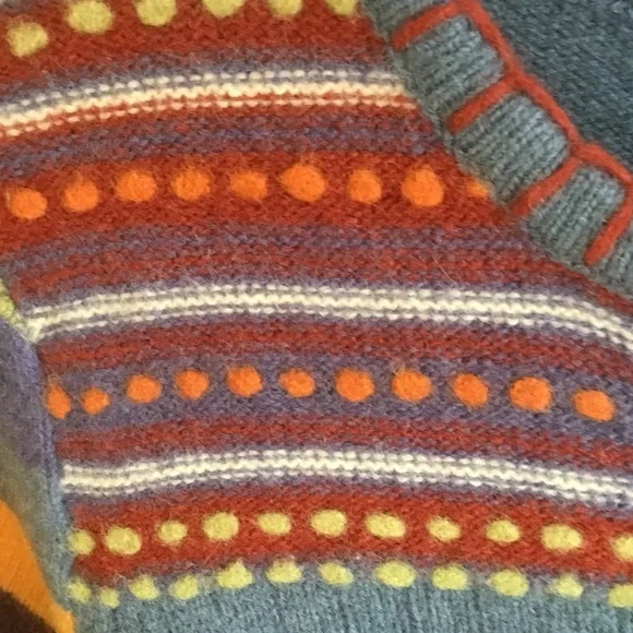 Multicolor Patchwork V-Neck Sweater - Picture 4 of 8